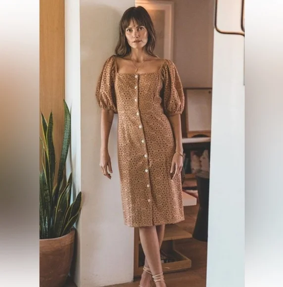 Cleobella Demi Organic Cotton Tan Eyelet Shell Button Dress Size Small - Picture 3 of 12